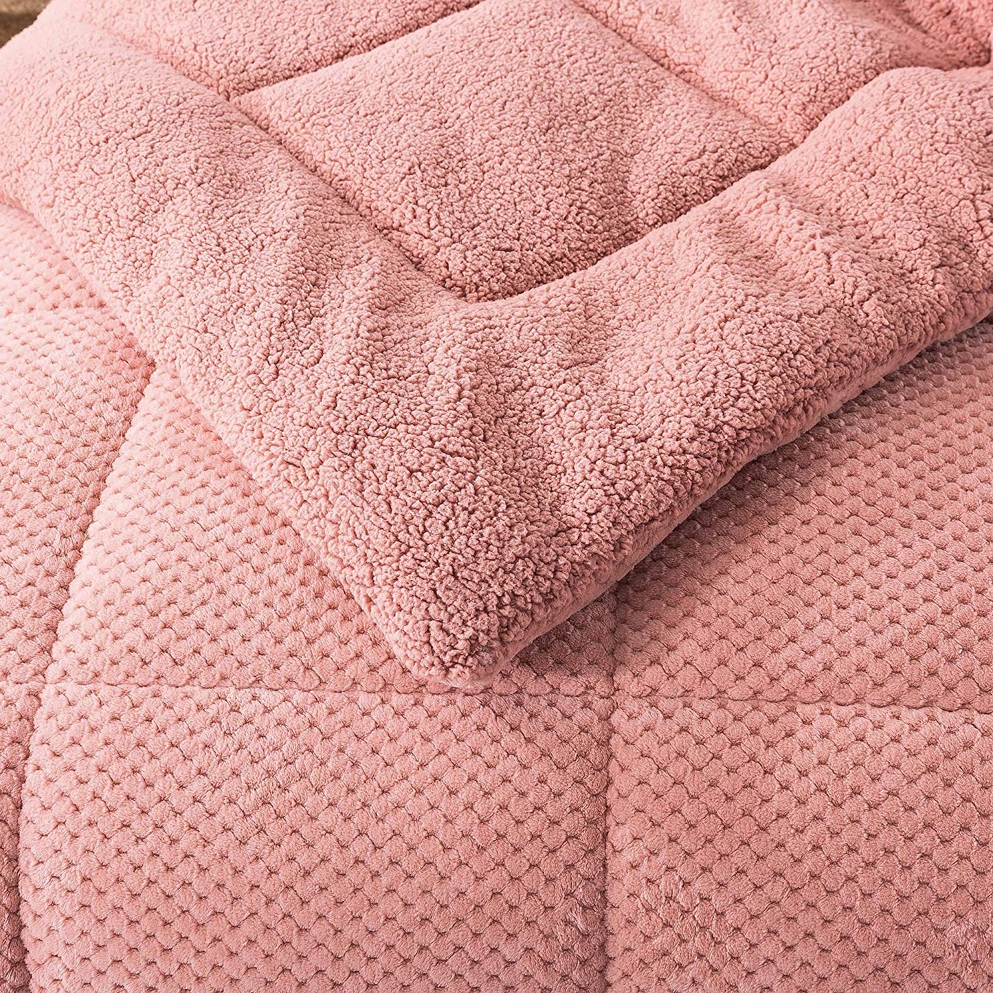 Super Ultra Soft Luxury Plush Sherpa Comforter, Cozy Reversible Fleece - Goose down Alternative Fill, Machine Washable Bedding, Sunset Rose Pink, King Size