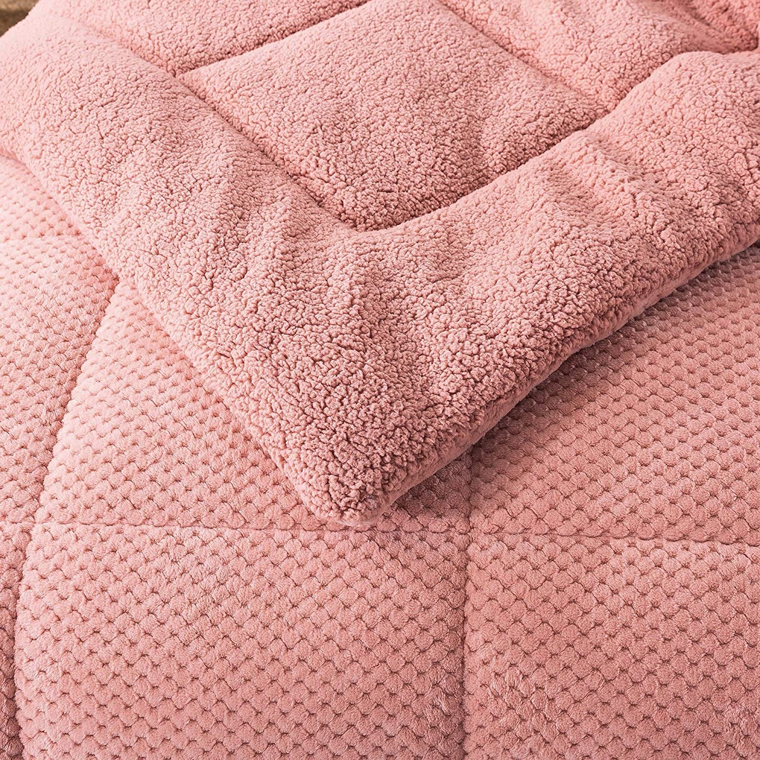 Super Ultra Soft Luxury Plush Sherpa Comforter, Cozy Reversible Fleece - Goose down Alternative Fill, Machine Washable Bedding, Sunset Rose Pink, King Size