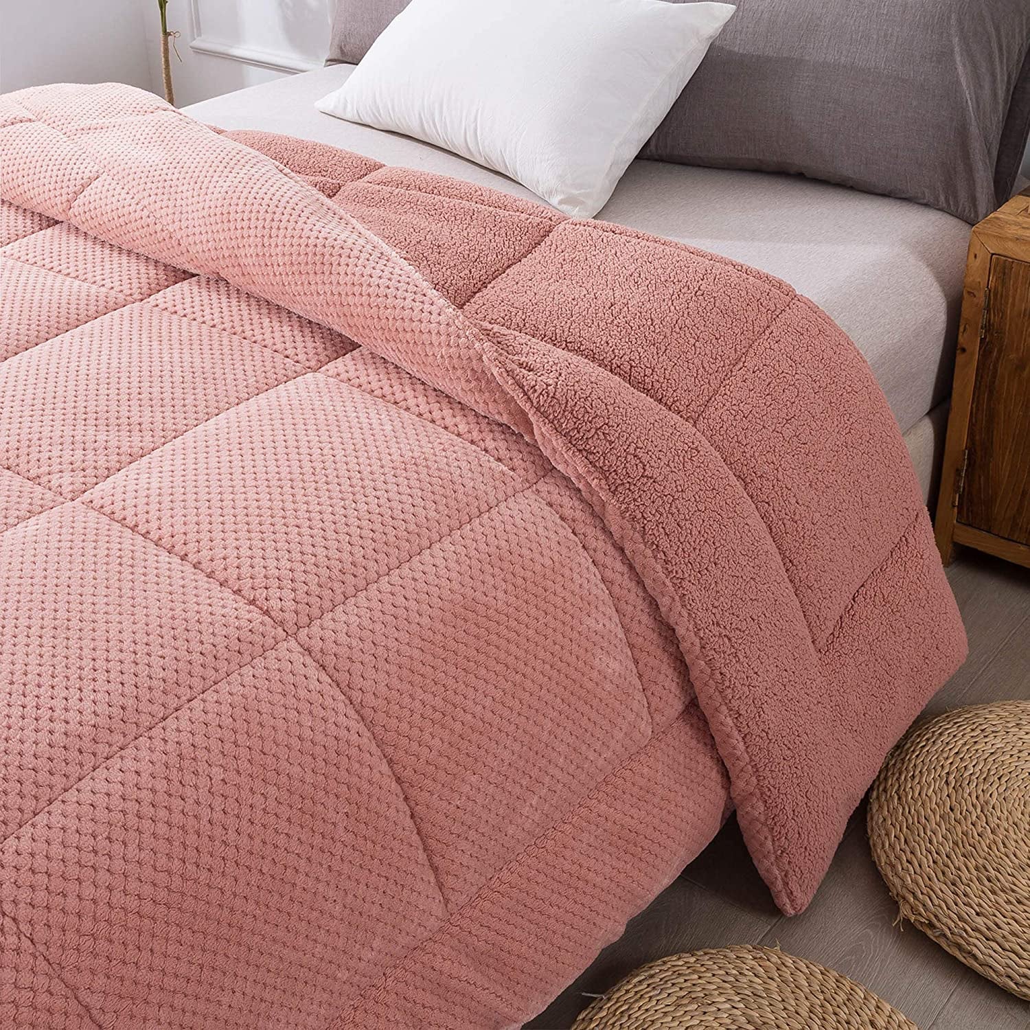 Super Ultra Soft Luxury Plush Sherpa Comforter, Cozy Reversible Fleece - Goose down Alternative Fill, Machine Washable Bedding, Sunset Rose Pink, King Size